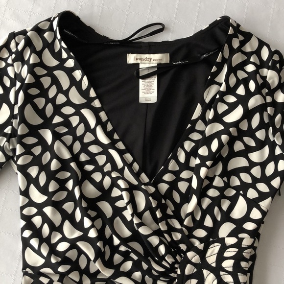 Laundry Midi Dress crossover wrap around B&W 3/4 sleeve elegant feminine Sz 6 - Picture 3 of 10